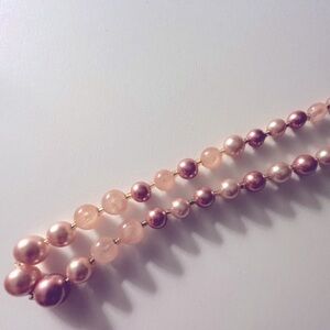 Vintage Necklace Pearls faux: Peach, pink, mauve, with frosted & gold seed Beads